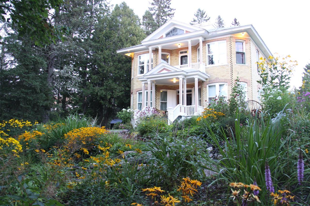 Auberge Taylor Manor Saint-Georges Exteriör bild