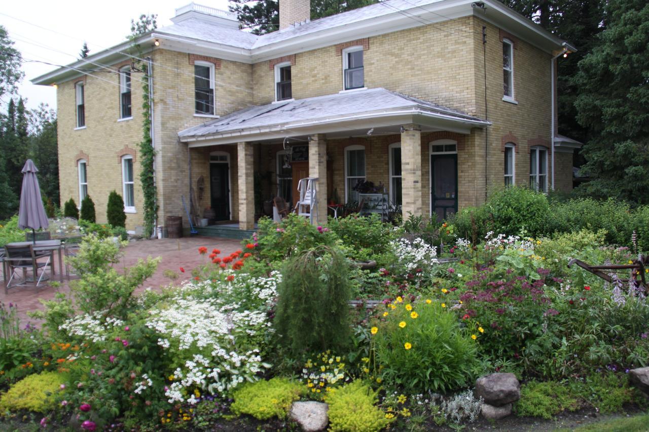 Auberge Taylor Manor Saint-Georges Exteriör bild